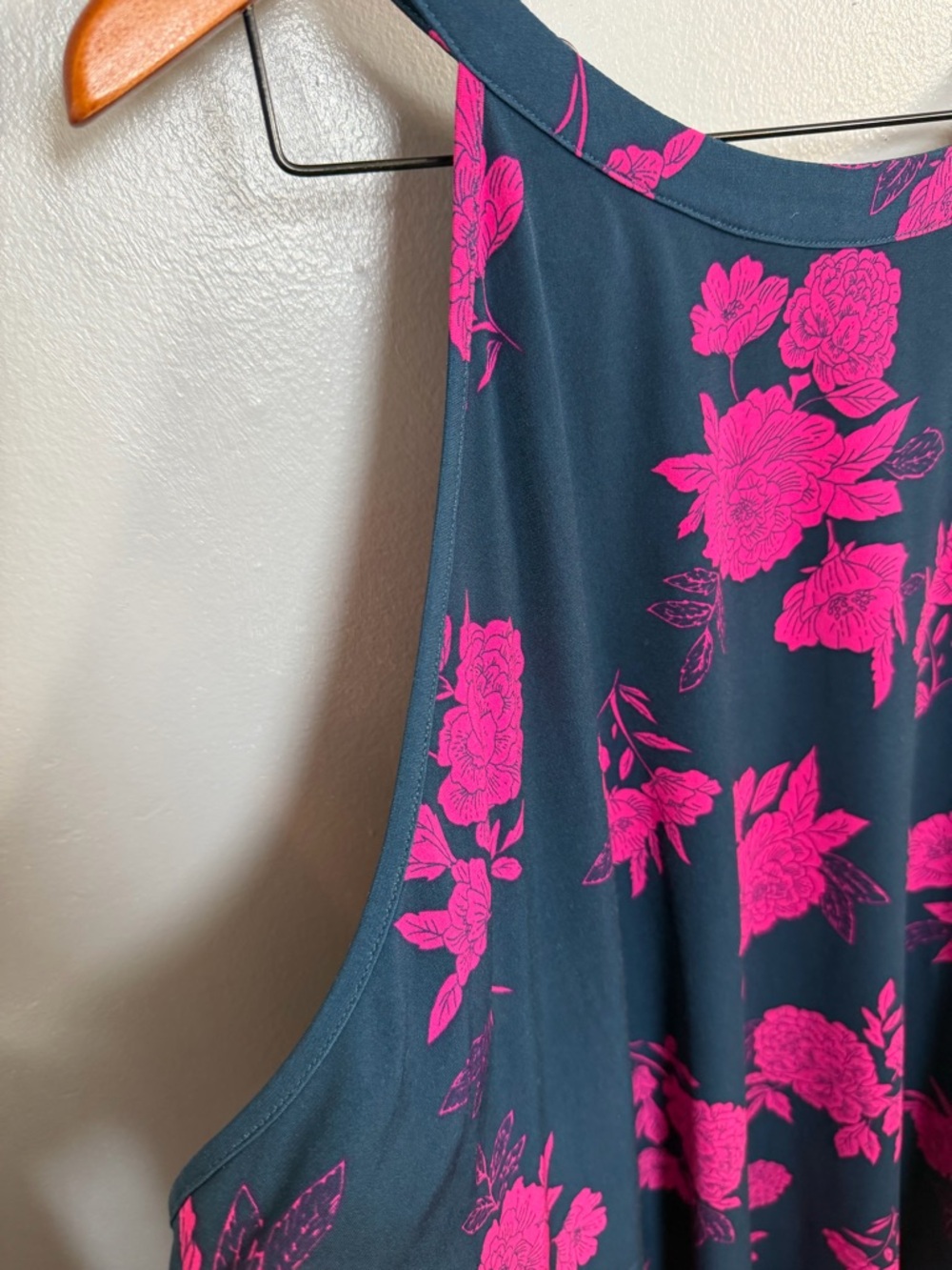 torrid 4 Navy Halter Tank Top with Pink Floral Print 4X - Picture 8 of 8